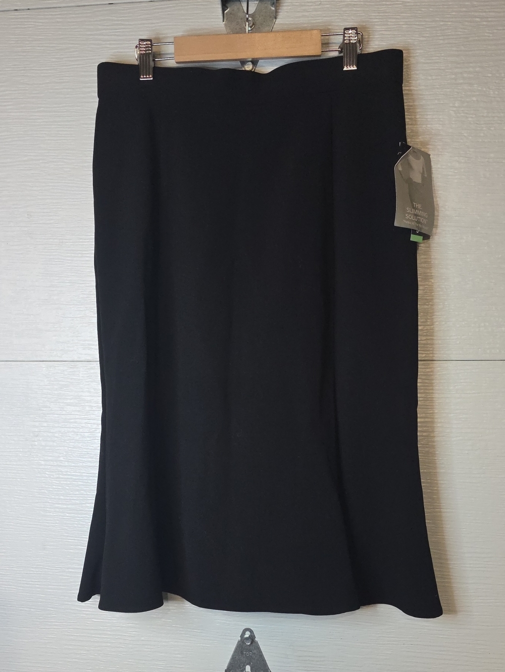 Briggs New York Black A-Line Midi Skirt